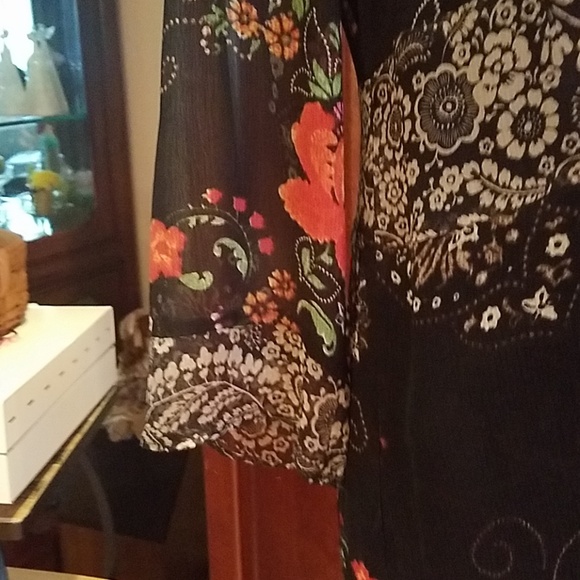 Blouse - Picture 3 of 5